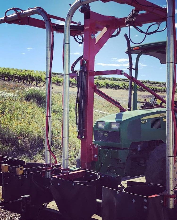 Vineyard Weed Boom Sprayer — photo 1 of 3